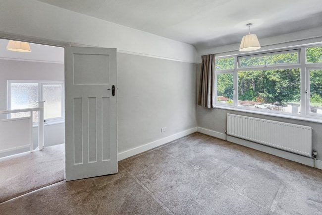 51 Greenview Avenue, Croydon, CR0 7QW 6