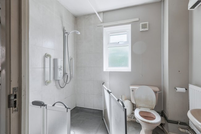 20 Deans Way, Gloucester, Gloucestershire, GL1 2QN 4