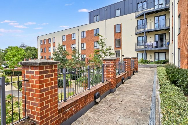 56 Suffield Lodge, Suffield Hill, High Wycombe, Buckinghamshire, HP11 2FR 3