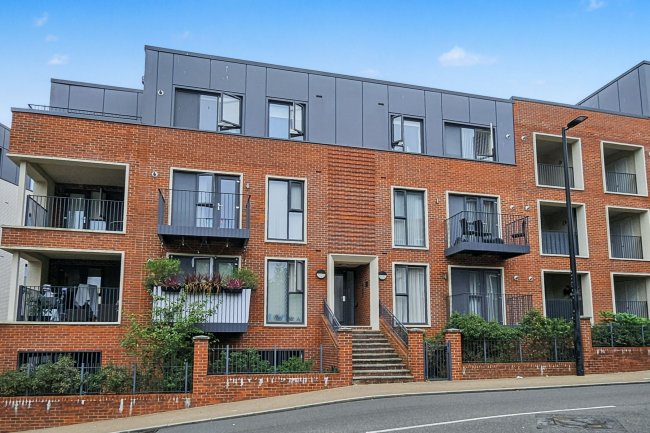 56 Suffield Lodge, Suffield Hill, High Wycombe, Buckinghamshire, HP11 2FR 3