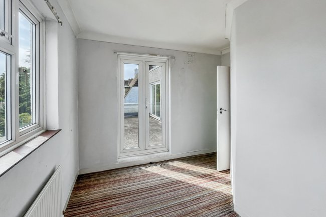 79 Riddlesdown Road, Purley, Surrey, CR8 1DH 9