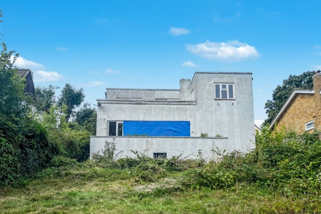 79 Riddlesdown Road, Purley, Surrey, CR8 1DH 9