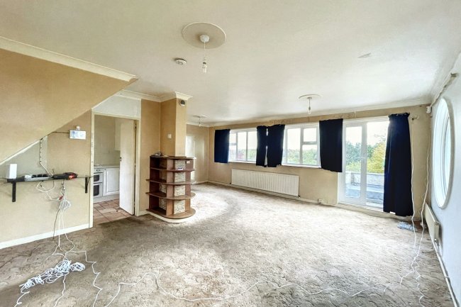 79 Riddlesdown Road, Purley, Surrey, CR8 1DH 9