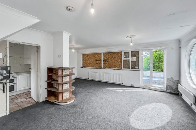 79 Riddlesdown Road, Purley, Surrey, CR8 1DH 9