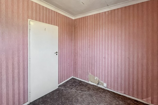 79 Riddlesdown Road, Purley, Surrey, CR8 1DH 9