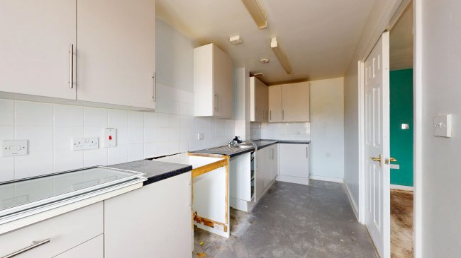 41 Peppermint Place, Leytonstone, London, E11 4YQ 2