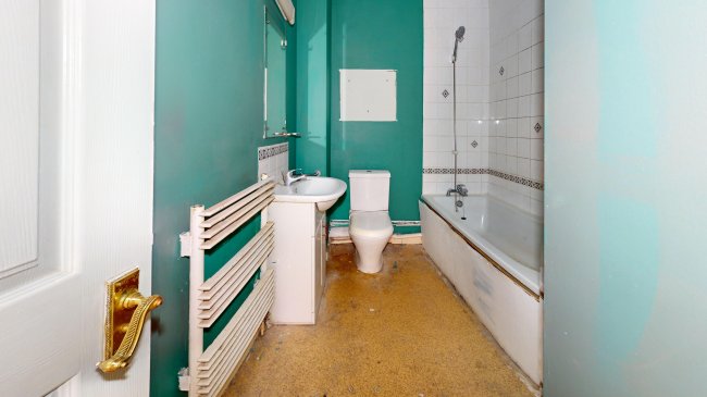 41 Peppermint Place, Leytonstone, London, E11 4YQ 2