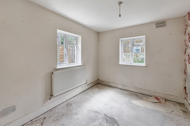 Flat A, 155 Antill Road, Tottenham Hale, London, N15 4BB 4