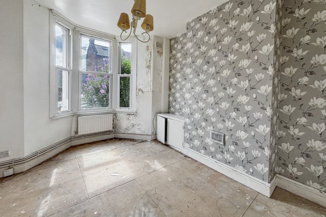 Flat A, 155 Antill Road, Tottenham Hale, London, N15 4BB 4