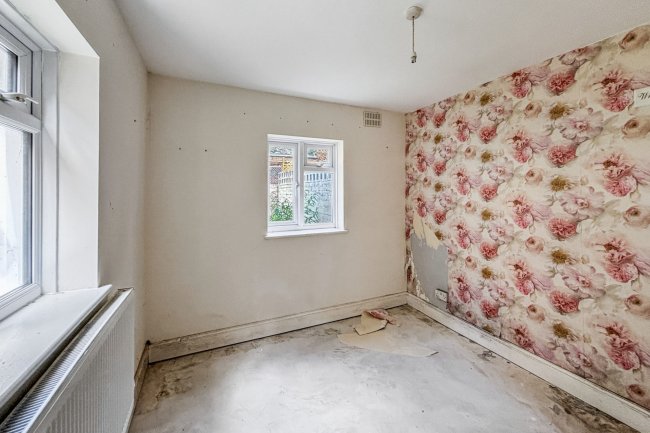 Flat A, 155 Antill Road, Tottenham Hale, London, N15 4BB 4