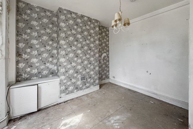Flat A, 155 Antill Road, Tottenham Hale, London, N15 4BB 4