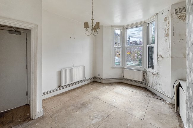 Flat A, 155 Antill Road, Tottenham Hale, London, N15 4BB 4