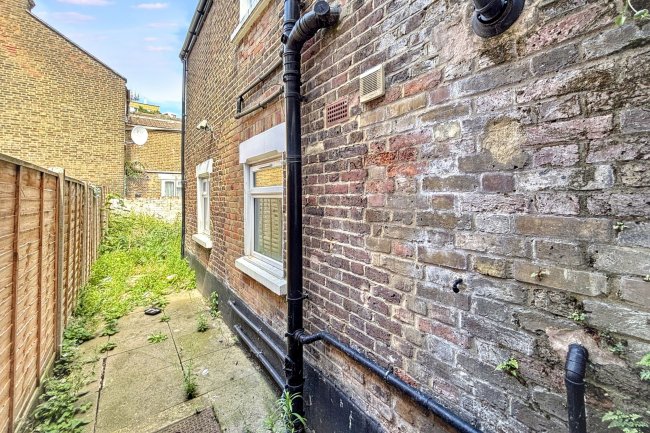 Flat A, 155 Antill Road, Tottenham Hale, London, N15 4BB 4