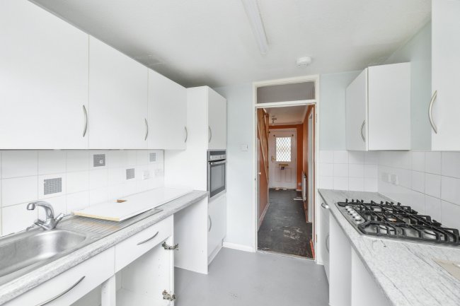 71 Downfield Road, Cheshunt, Hertfordshire, EN8 8SR 6