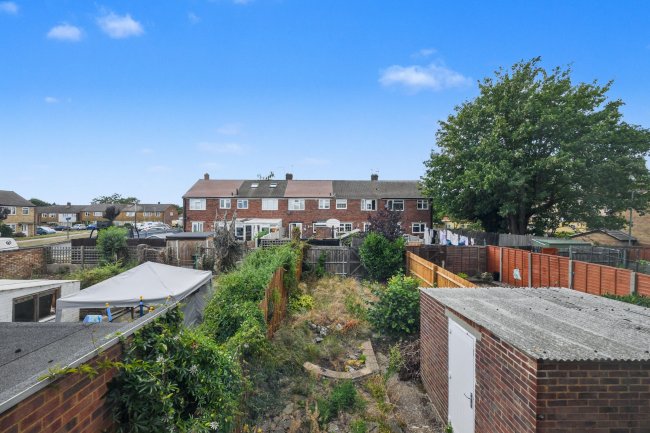 71 Downfield Road, Cheshunt, Hertfordshire, EN8 8SR 6