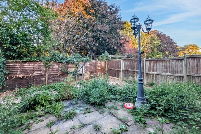 28 Freshfields, Croydon, CR0 7QS 7