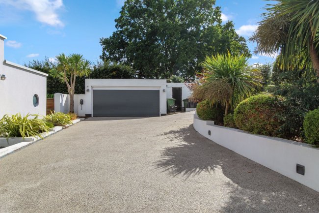 27 Crowsport, Hamble, Hampshire, SO31 4HG 7