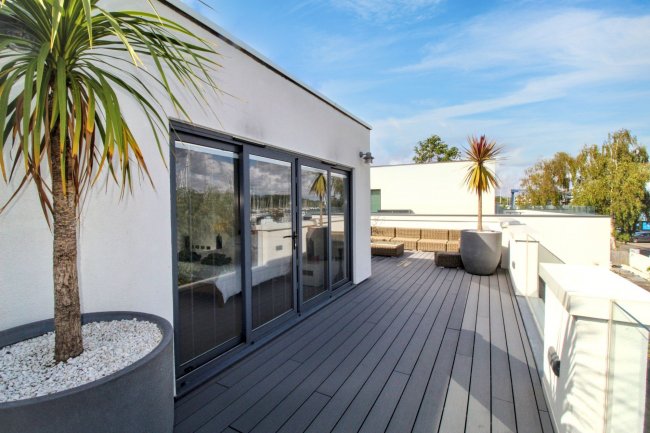 27 Crowsport, Hamble, Hampshire, SO31 4HG 7