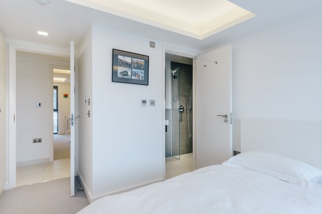 27 Crowsport, Hamble, Hampshire, SO31 4HG 7