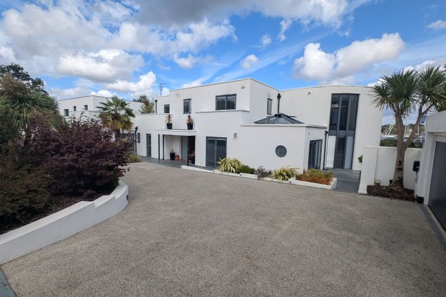 27 Crowsport, Hamble, Hampshire, SO31 4HG 7