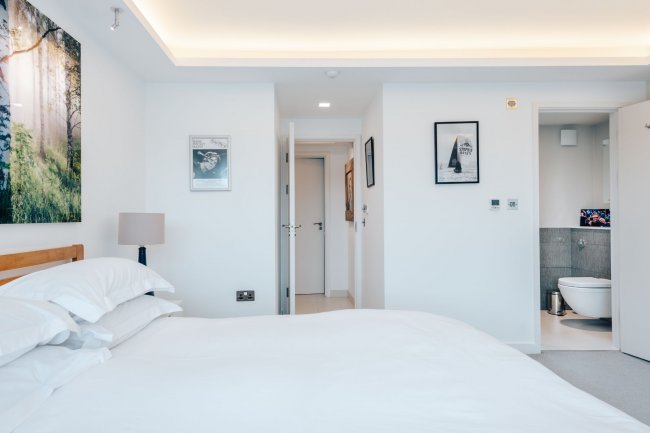 27 Crowsport, Hamble, Hampshire, SO31 4HG 7