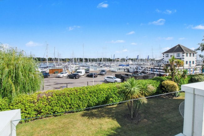 27 Crowsport, Hamble, Hampshire, SO31 4HG 7