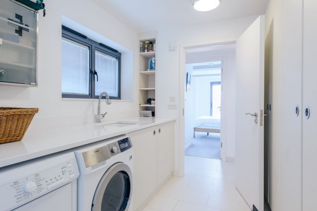 27 Crowsport, Hamble, Hampshire, SO31 4HG 7