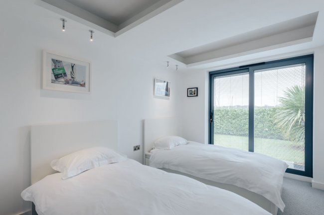 27 Crowsport, Hamble, Hampshire, SO31 4HG 7