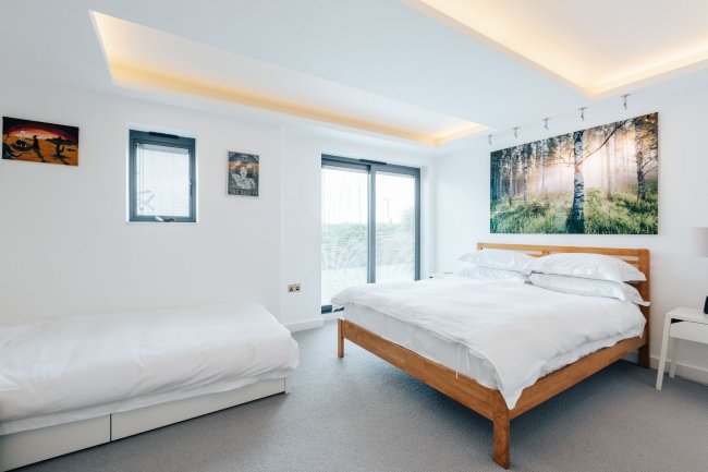 27 Crowsport, Hamble, Hampshire, SO31 4HG 7