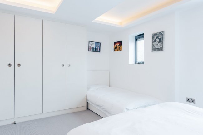 27 Crowsport, Hamble, Hampshire, SO31 4HG 7