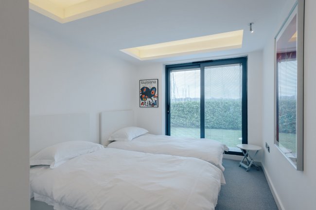 27 Crowsport, Hamble, Hampshire, SO31 4HG 7