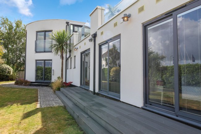 27 Crowsport, Hamble, Hampshire, SO31 4HG 7