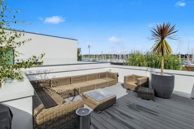 27 Crowsport, Hamble, Hampshire, SO31 4HG 7