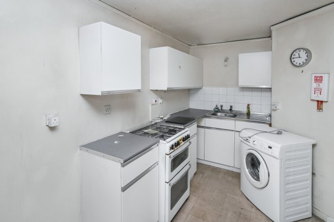 11 Whistler Walk, World's End Estate, Chelsea, London, SW10 0EP 9