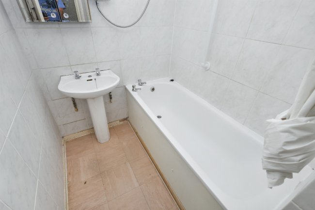 11 Whistler Walk, World's End Estate, Chelsea, London, SW10 0EP 9