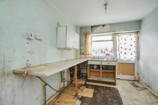 2 Salisbury Court, Querneby Road, Nottingham NG3 5JD 1