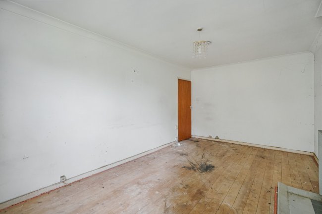 2 Salisbury Court, Querneby Road, Nottingham NG3 5JD 1