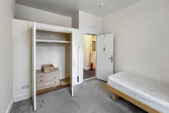 96 Ritherdon Road, Tooting, London SW17 8QQ 6