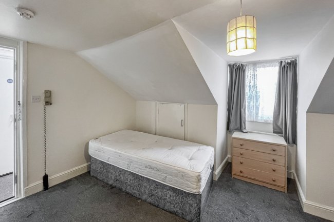 96 Ritherdon Road, Tooting, London SW17 8QQ 6