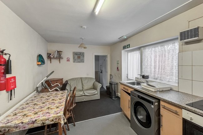 96 Ritherdon Road, Tooting, London SW17 8QQ 6