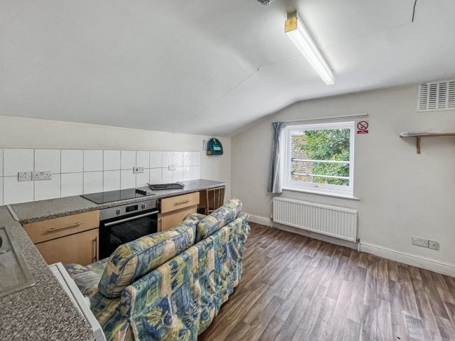 98 Ritherdon Road, Tooting, London SW17 8QQ 7