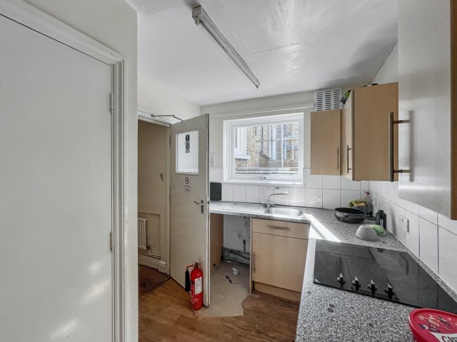 98 Ritherdon Road, Tooting, London SW17 8QQ 7