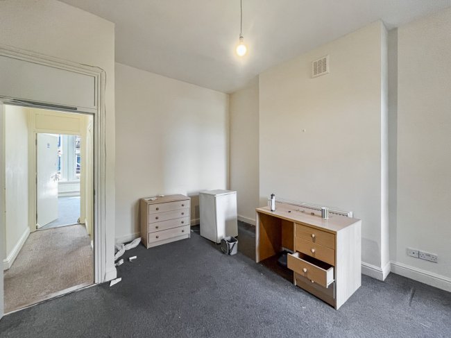 98 Ritherdon Road, Tooting, London SW17 8QQ 7