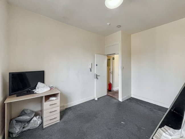 98 Ritherdon Road, Tooting, London SW17 8QQ 7