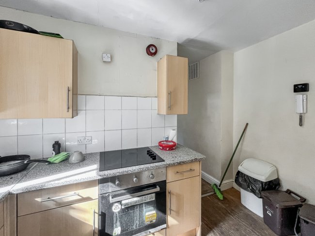 98 Ritherdon Road, Tooting, London SW17 8QQ 7