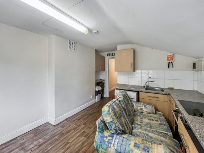 98 Ritherdon Road, Tooting, London SW17 8QQ 7