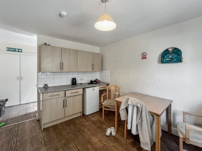 98 Ritherdon Road, Tooting, London SW17 8QQ 7