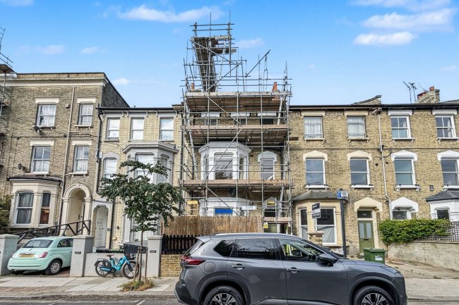 104B St Stephens Avenue, London W12 8JD 7