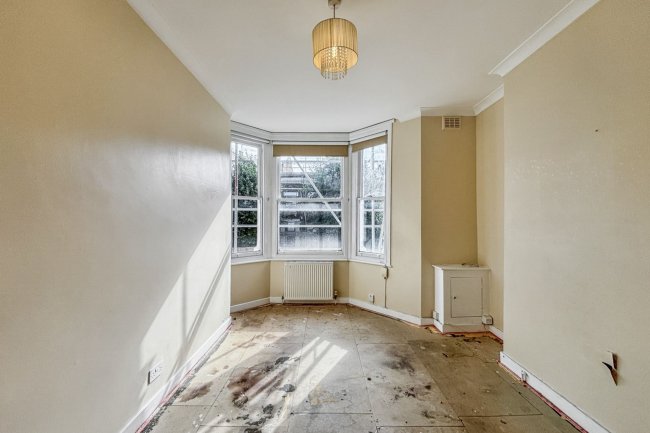 104B St Stephens Avenue, London W12 8JD 7