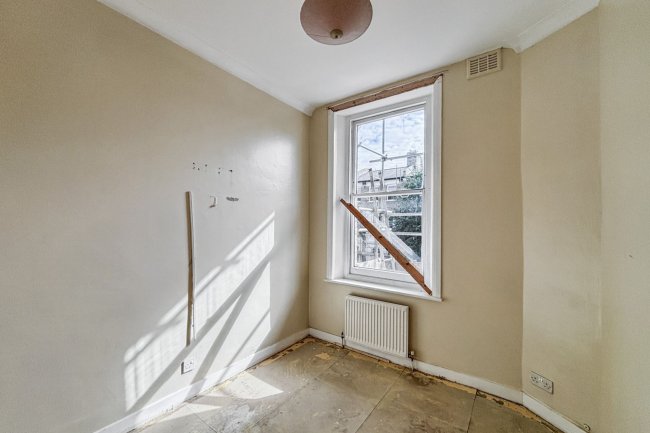 104B St Stephens Avenue, London W12 8JD 7